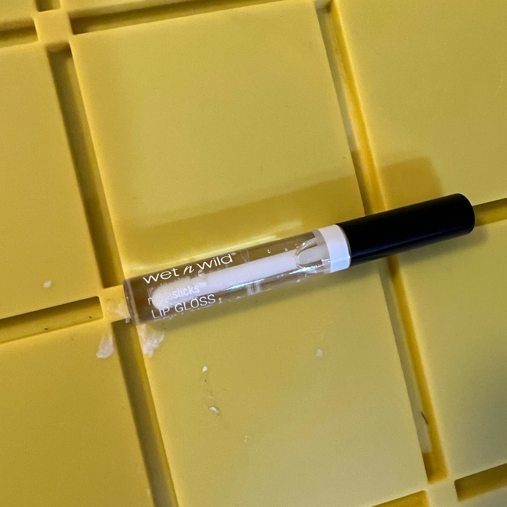 wet n wild gloss